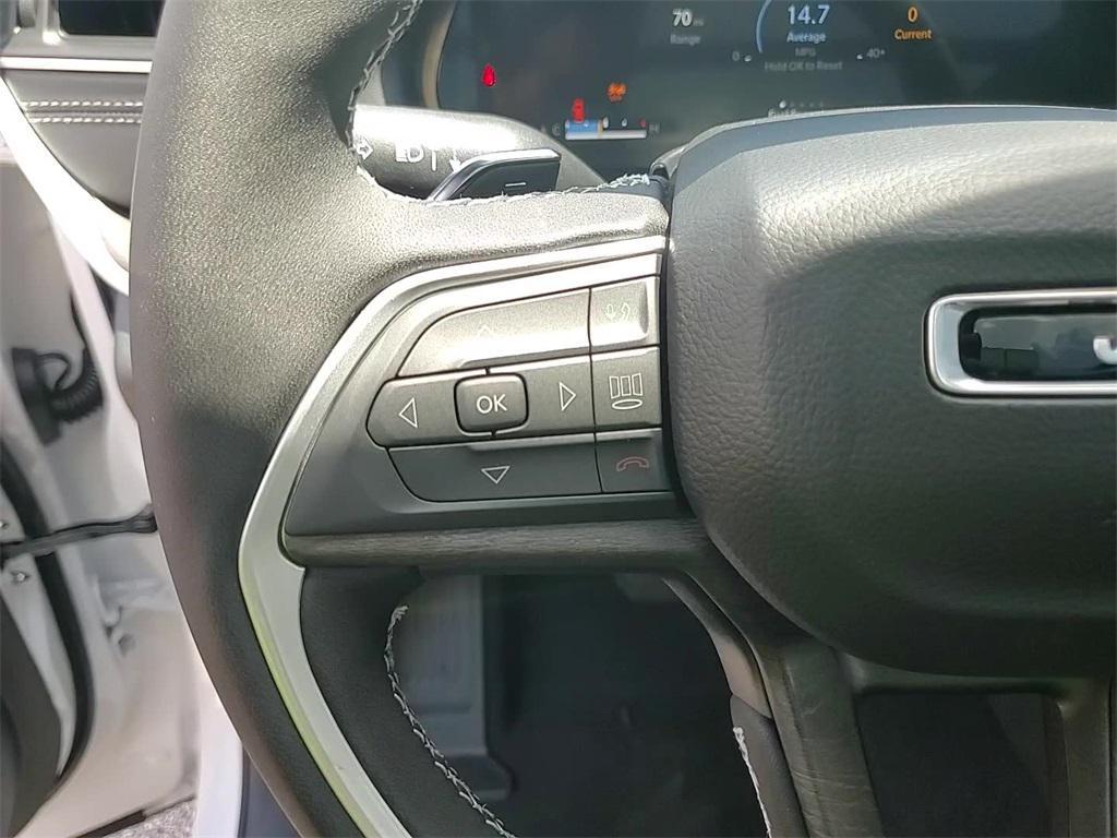 new 2025 Jeep Grand Cherokee car, priced at $50,590
