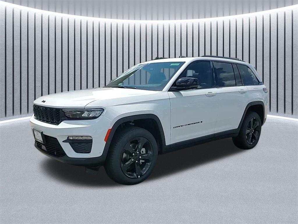 new 2025 Jeep Grand Cherokee car, priced at $50,590