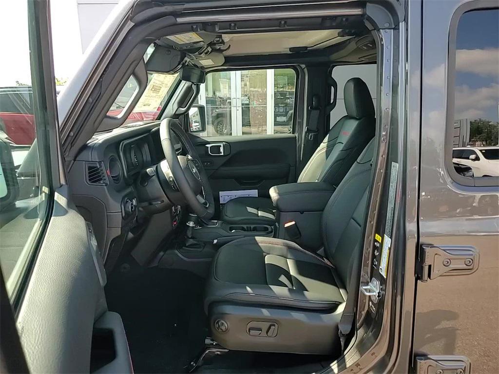 new 2025 Jeep Gladiator car, priced at $54,045