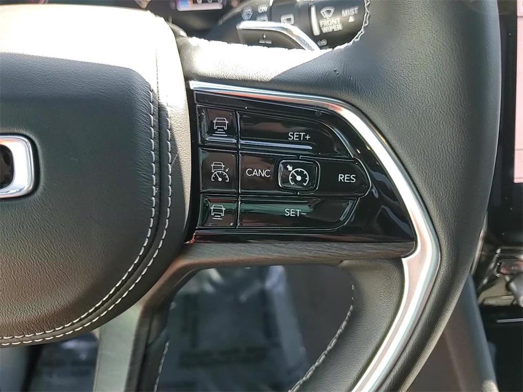 used 2022 Jeep Grand Cherokee car, priced at $39,395