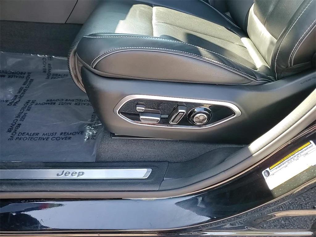 used 2022 Jeep Grand Cherokee car, priced at $39,395