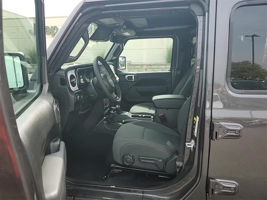 new 2025 Jeep Wrangler car, priced at $43,891
