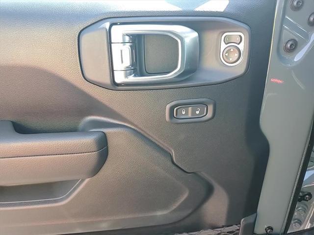 new 2025 Jeep Gladiator car, priced at $41,905