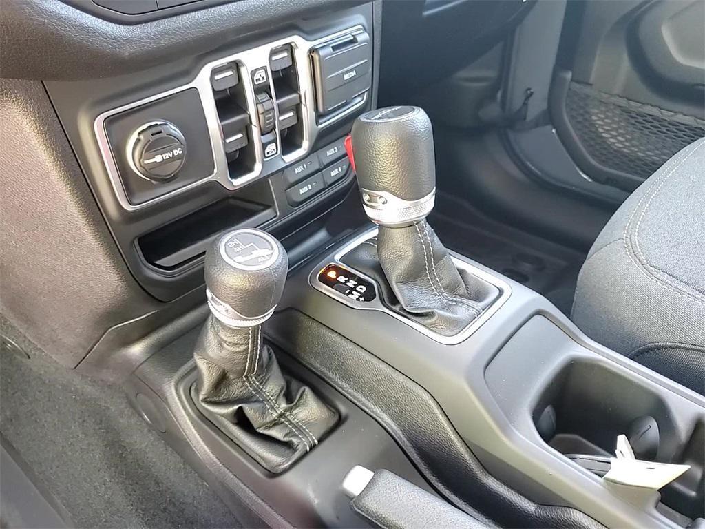 new 2025 Jeep Gladiator car, priced at $41,905