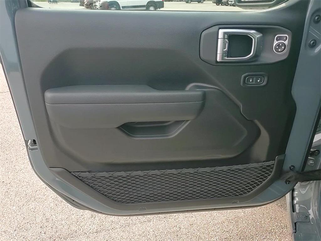 new 2025 Jeep Gladiator car, priced at $41,823