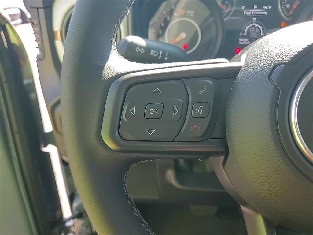 new 2025 Jeep Gladiator car, priced at $41,905