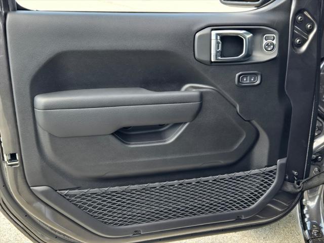 new 2025 Jeep Gladiator car, priced at $39,905