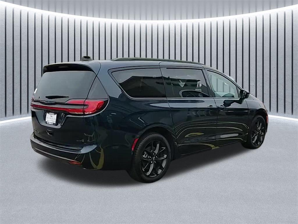new 2024 Chrysler Pacifica car, priced at $44,130