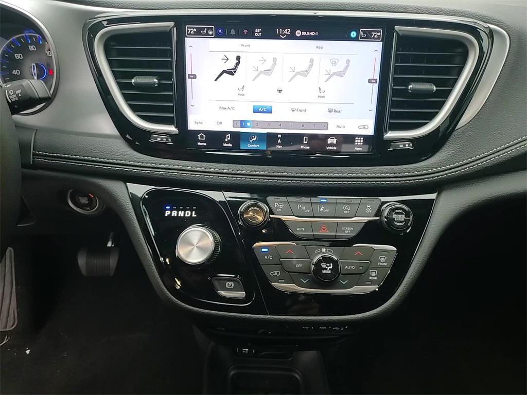 new 2024 Chrysler Pacifica car, priced at $44,130