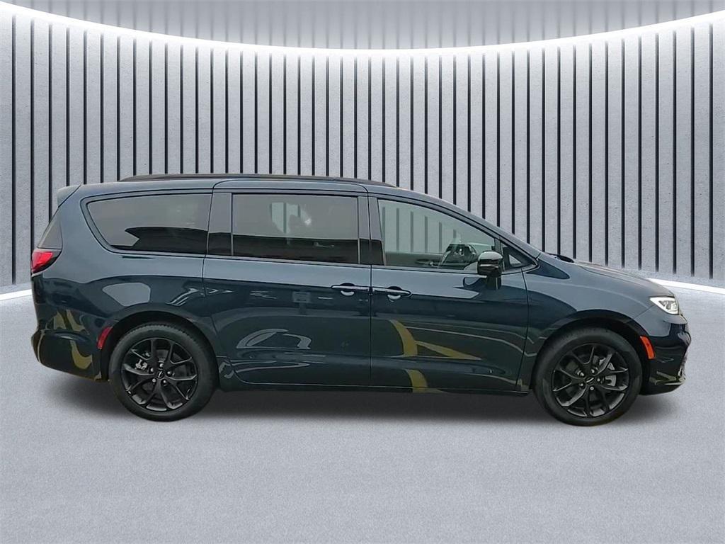 new 2024 Chrysler Pacifica car, priced at $44,130