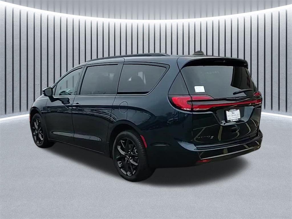 new 2024 Chrysler Pacifica car, priced at $44,130