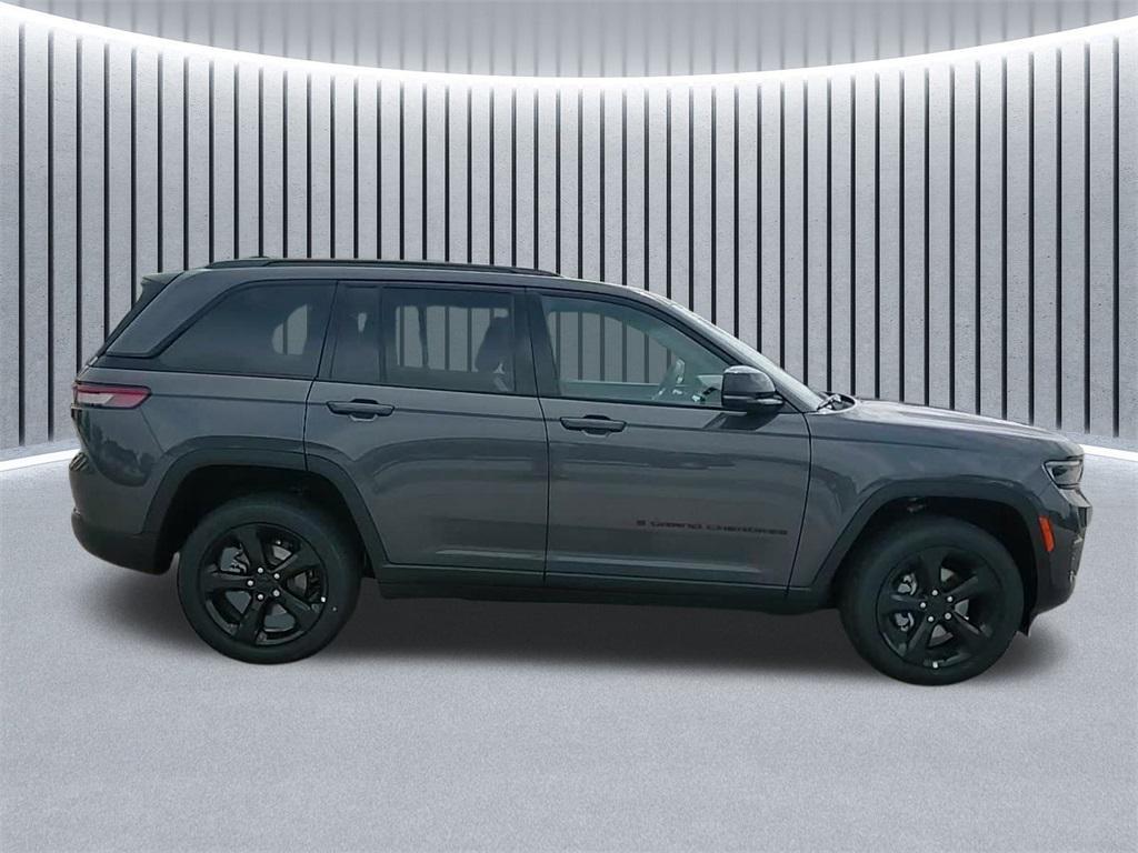 new 2025 Jeep Grand Cherokee car, priced at $42,739