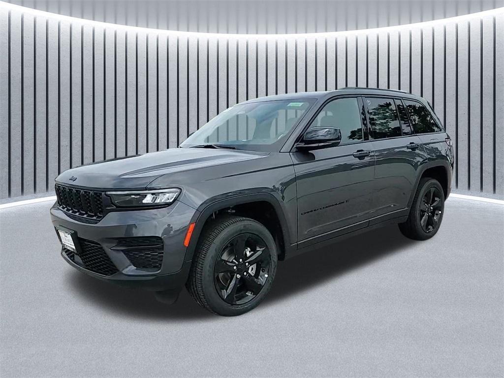 new 2025 Jeep Grand Cherokee car, priced at $42,739