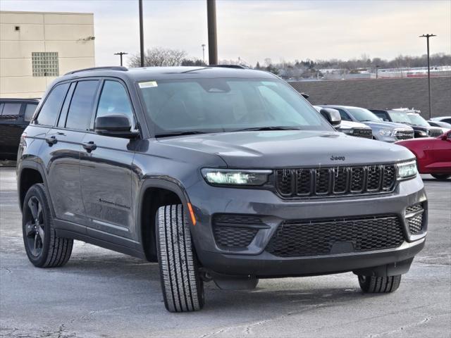 new 2025 Jeep Grand Cherokee car, priced at $45,675