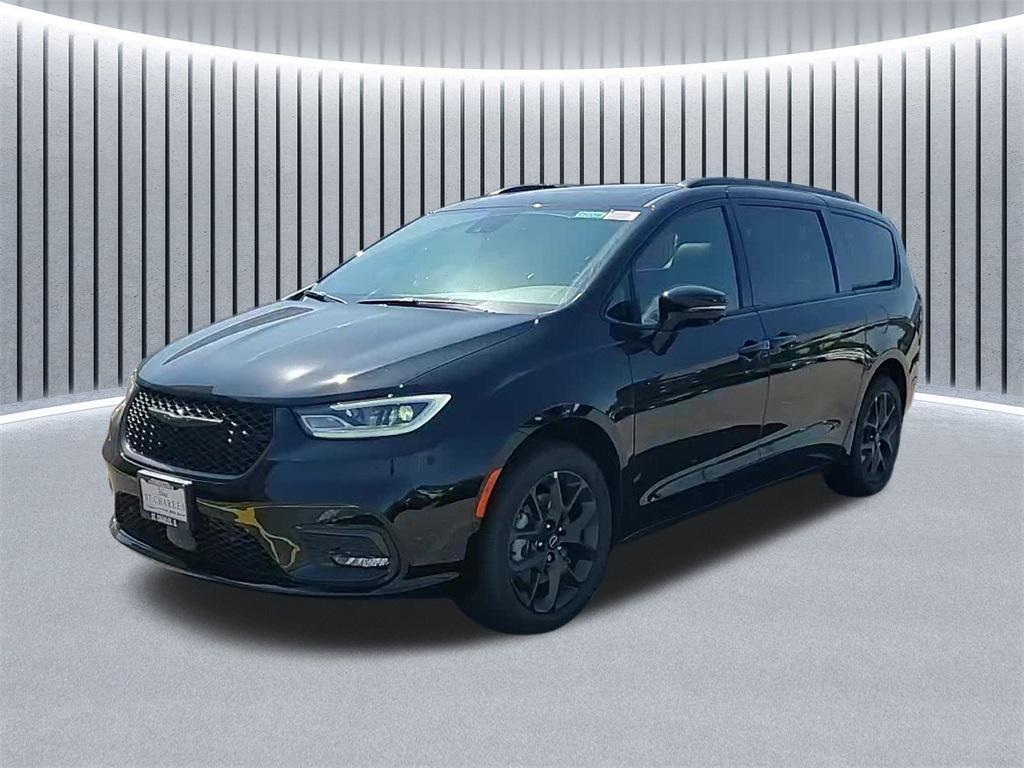 new 2026 Chrysler Pacifica car, priced at $50,256