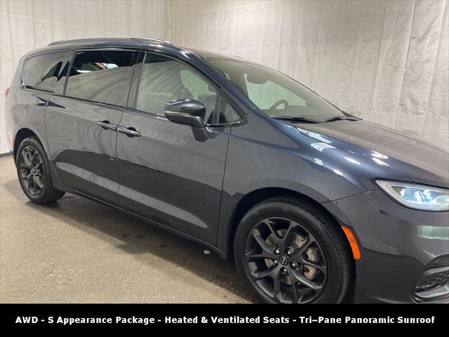 used 2021 Chrysler Pacifica car, priced at $33,561