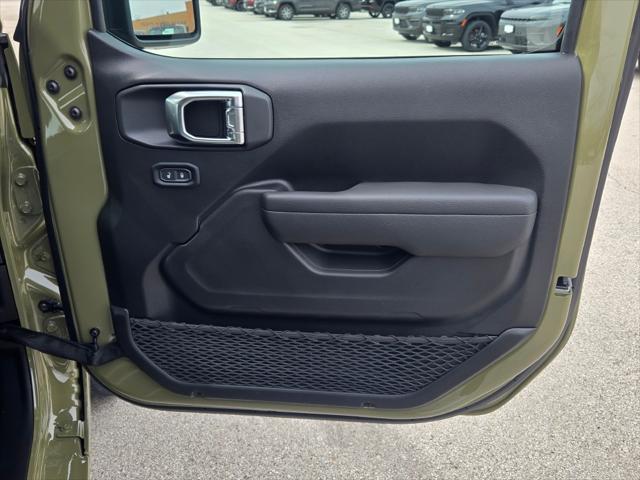 new 2025 Jeep Wrangler car, priced at $49,046