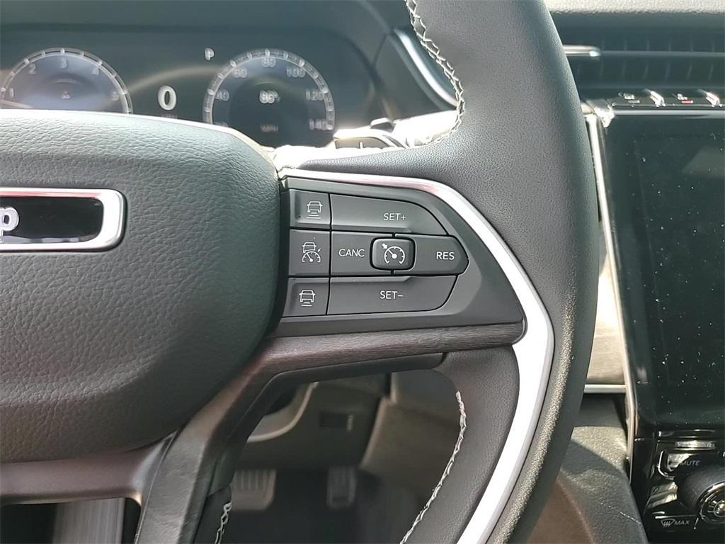 new 2025 Jeep Grand Cherokee car, priced at $43,759