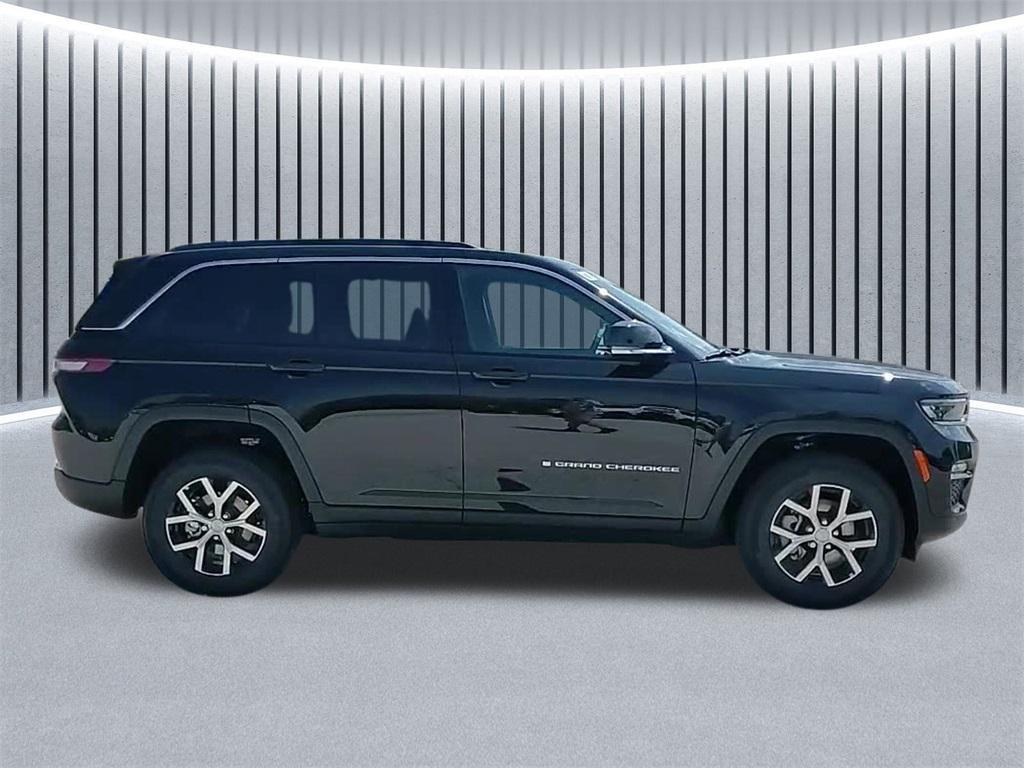 new 2025 Jeep Grand Cherokee car, priced at $43,759