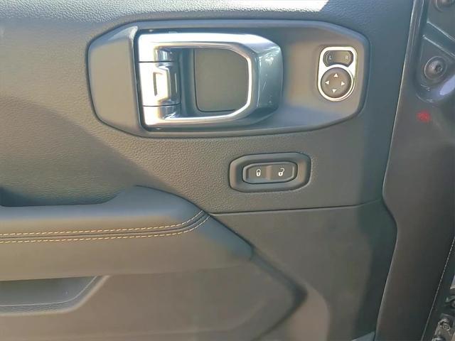 new 2025 Jeep Wrangler car, priced at $51,620
