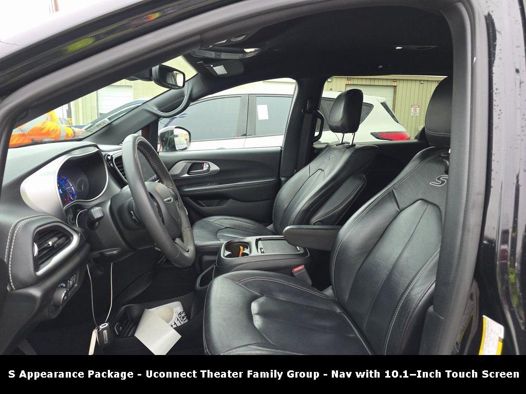 used 2022 Chrysler Pacifica Hybrid car, priced at $24,995