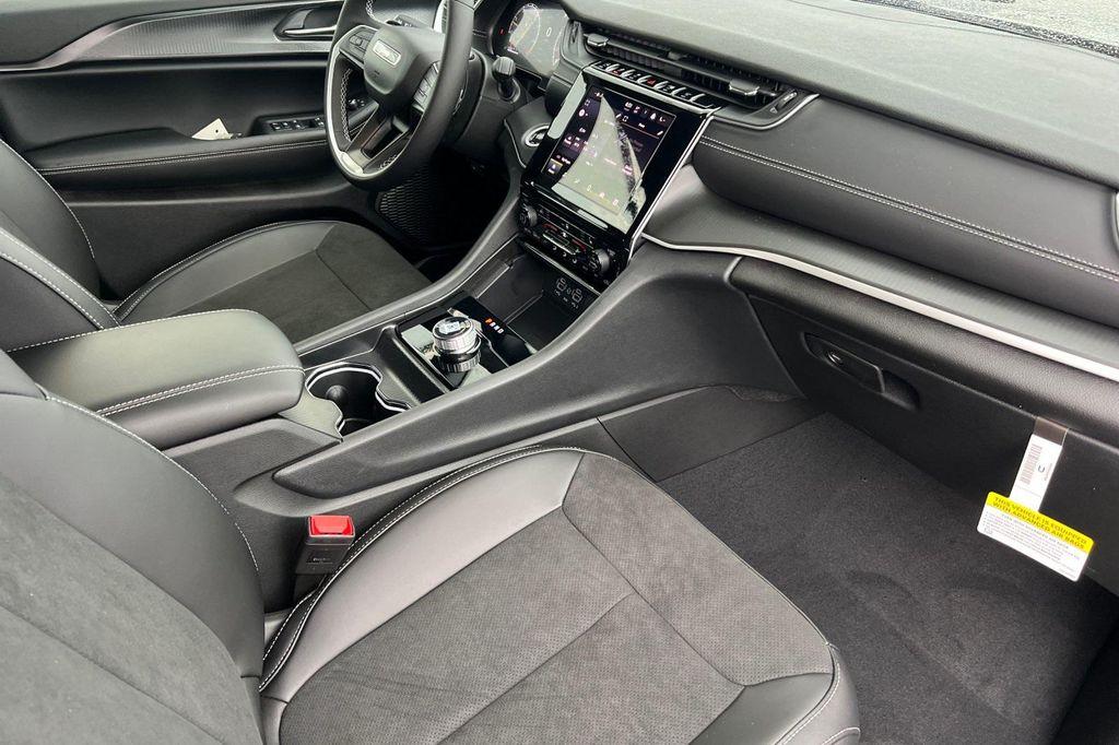 new 2025 Jeep Grand Cherokee L car, priced at $47,212