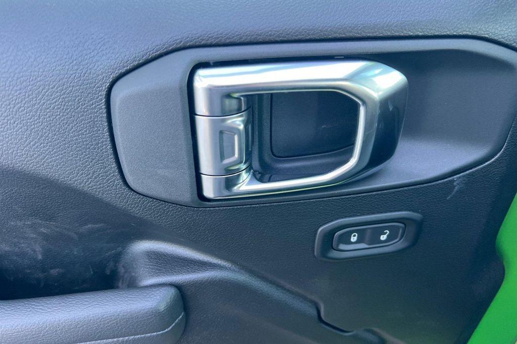 new 2025 Jeep Wrangler car, priced at $45,675