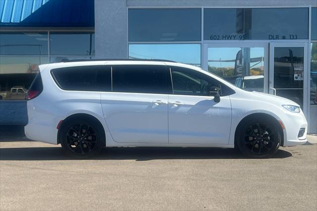 new 2024 Chrysler Pacifica car, priced at $46,086