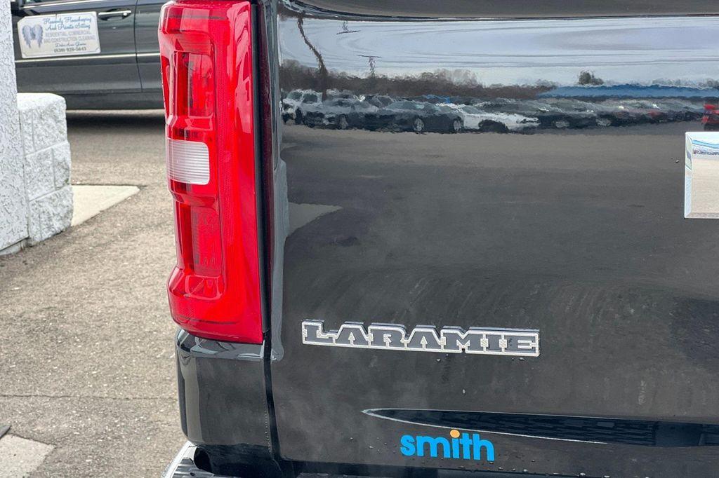 new 2025 Ram 1500 car, priced at $57,961
