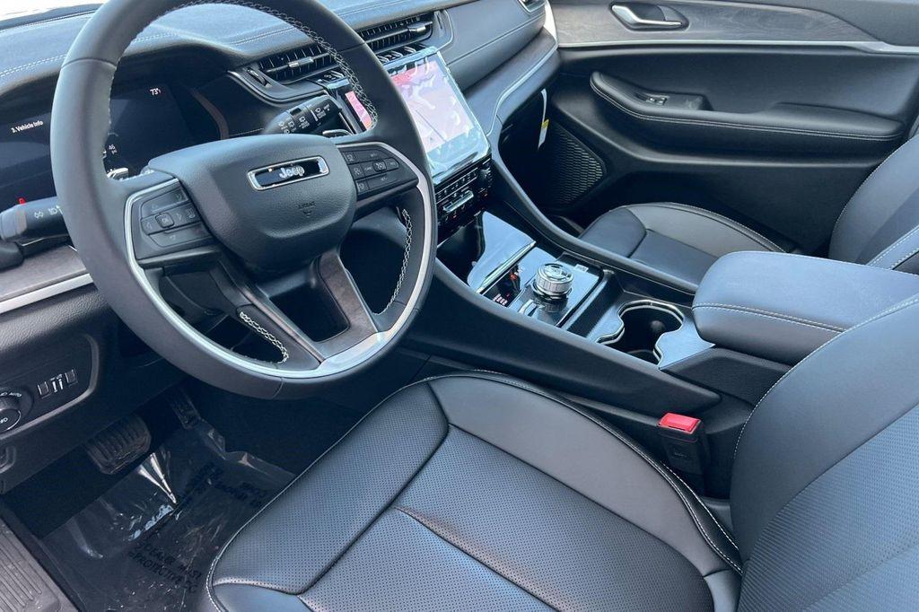 new 2025 Jeep Grand Cherokee L car, priced at $49,483