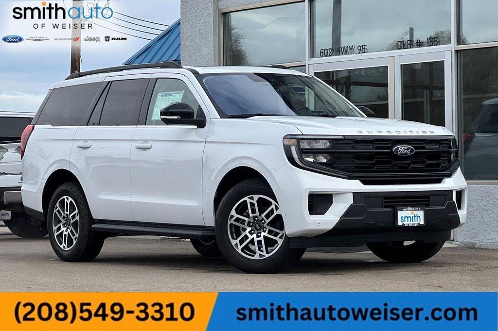 new 2025 Ford Expedition car, priced at $72,880