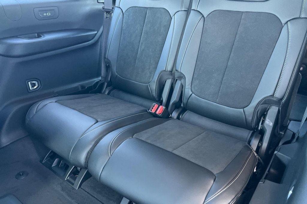 new 2025 Jeep Grand Cherokee L car, priced at $45,072