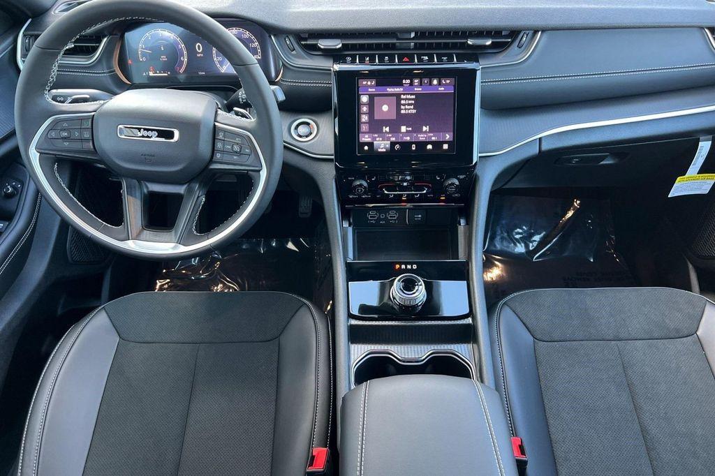 new 2025 Jeep Grand Cherokee L car, priced at $41,592