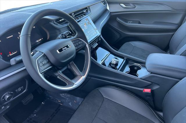 new 2025 Jeep Grand Cherokee car, priced at $42,034