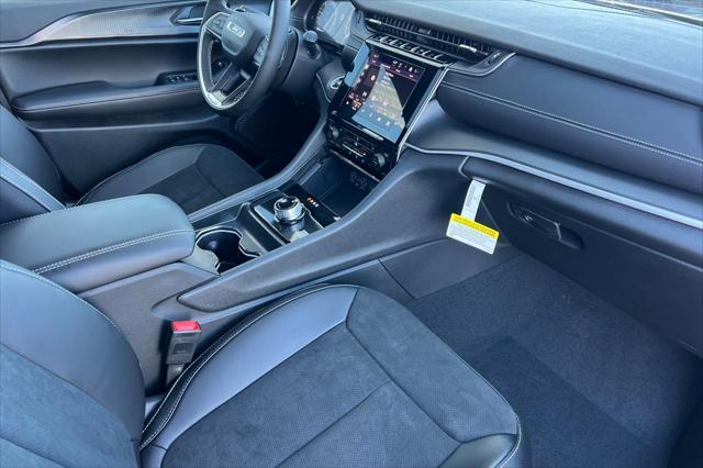 new 2025 Jeep Grand Cherokee car, priced at $43,964