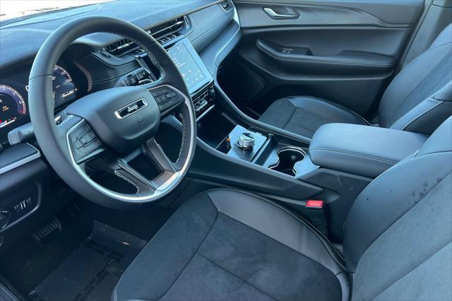 new 2025 Jeep Grand Cherokee car, priced at $43,964