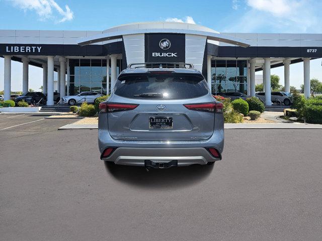 used 2021 Toyota Highlander car