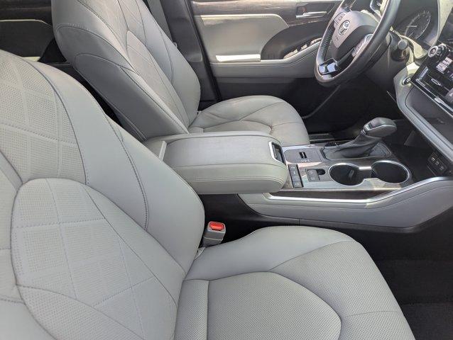 used 2021 Toyota Highlander car