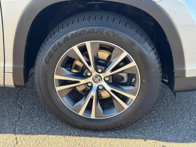 used 2016 Toyota Highlander car, priced at $19,717