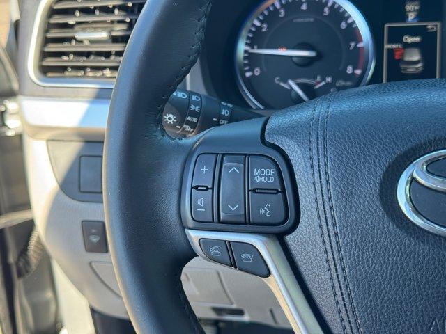 used 2016 Toyota Highlander car, priced at $19,717