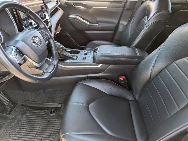 used 2023 Toyota Highlander car, priced at $36,009