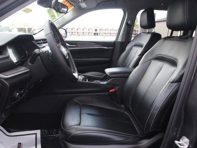 used 2024 Jeep Grand Cherokee car, priced at $39,900
