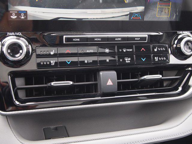 used 2022 Toyota Highlander Hybrid car, priced at $35,328