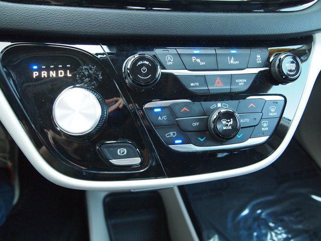 used 2024 Chrysler Pacifica car, priced at $29,999