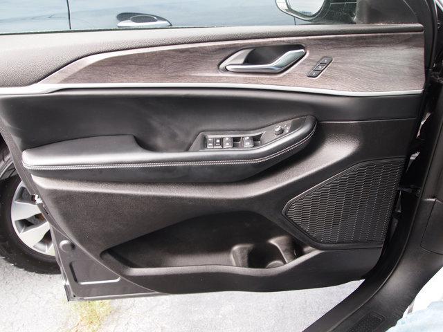 used 2024 Jeep Grand Cherokee car, priced at $39,900