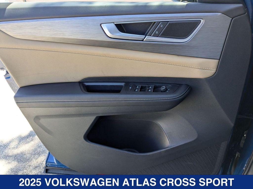 new 2025 Volkswagen Atlas car, priced at $39,721