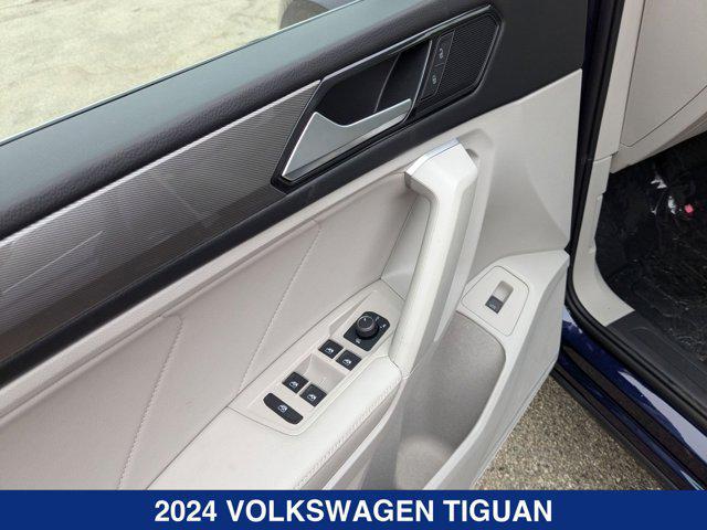 new 2024 Volkswagen Tiguan car, priced at $33,986