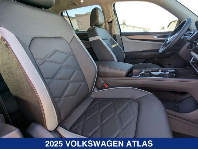 new 2025 Volkswagen Atlas car, priced at $49,586