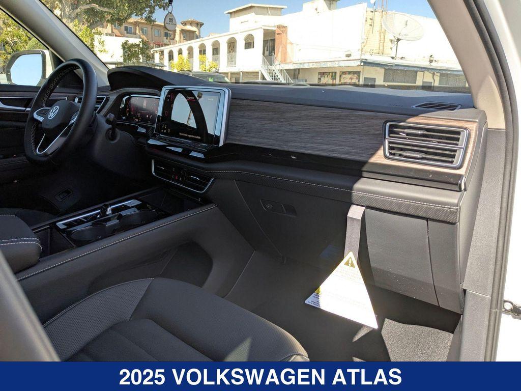 new 2025 Volkswagen Atlas car, priced at $51,183