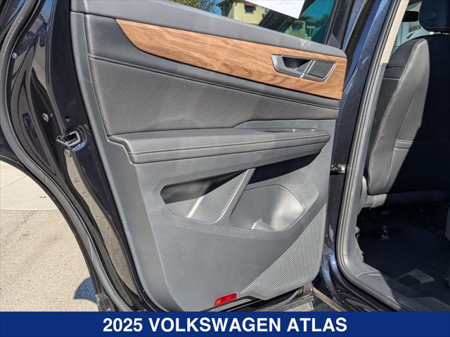 new 2025 Volkswagen Atlas car, priced at $40,216